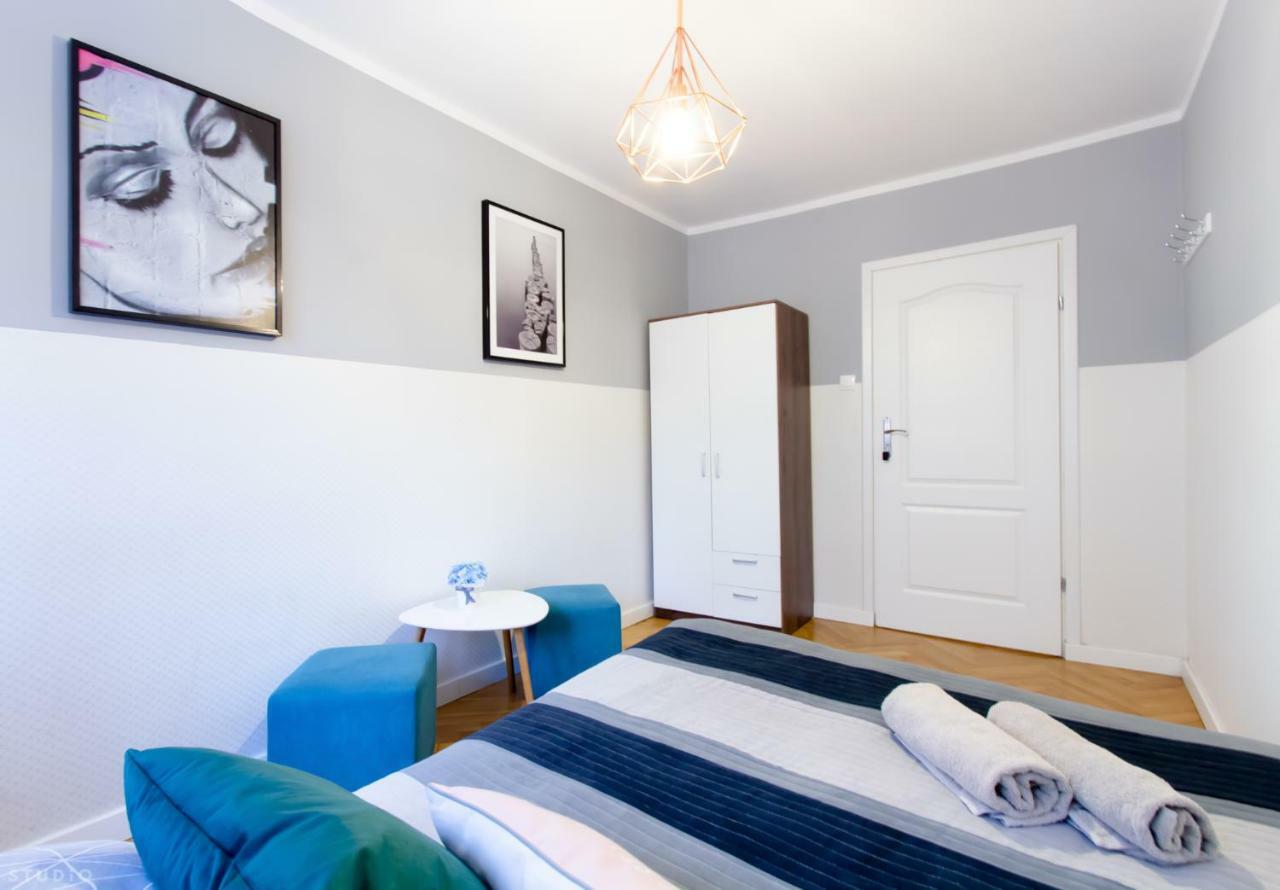 Clicktheflat Zurawia Street *