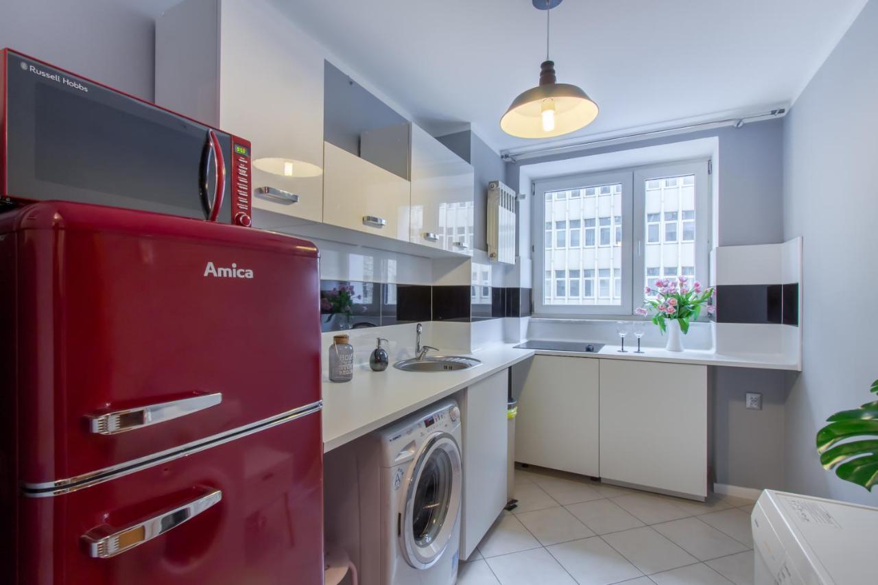 Clicktheflat Zurawia Street