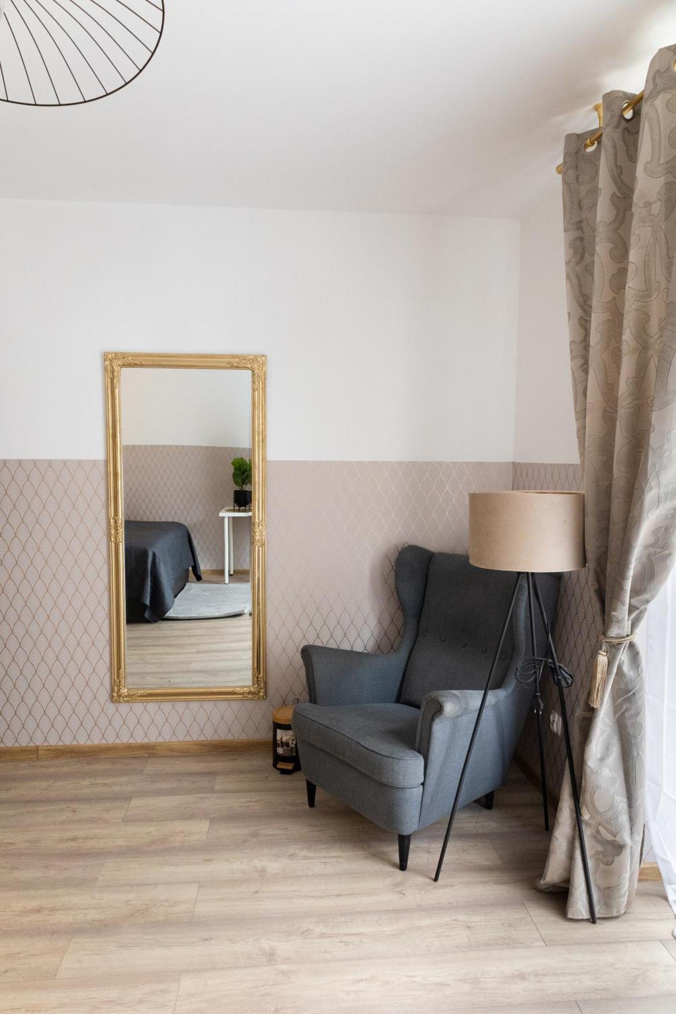 Gasthof Clicktheflat Zurawia Street