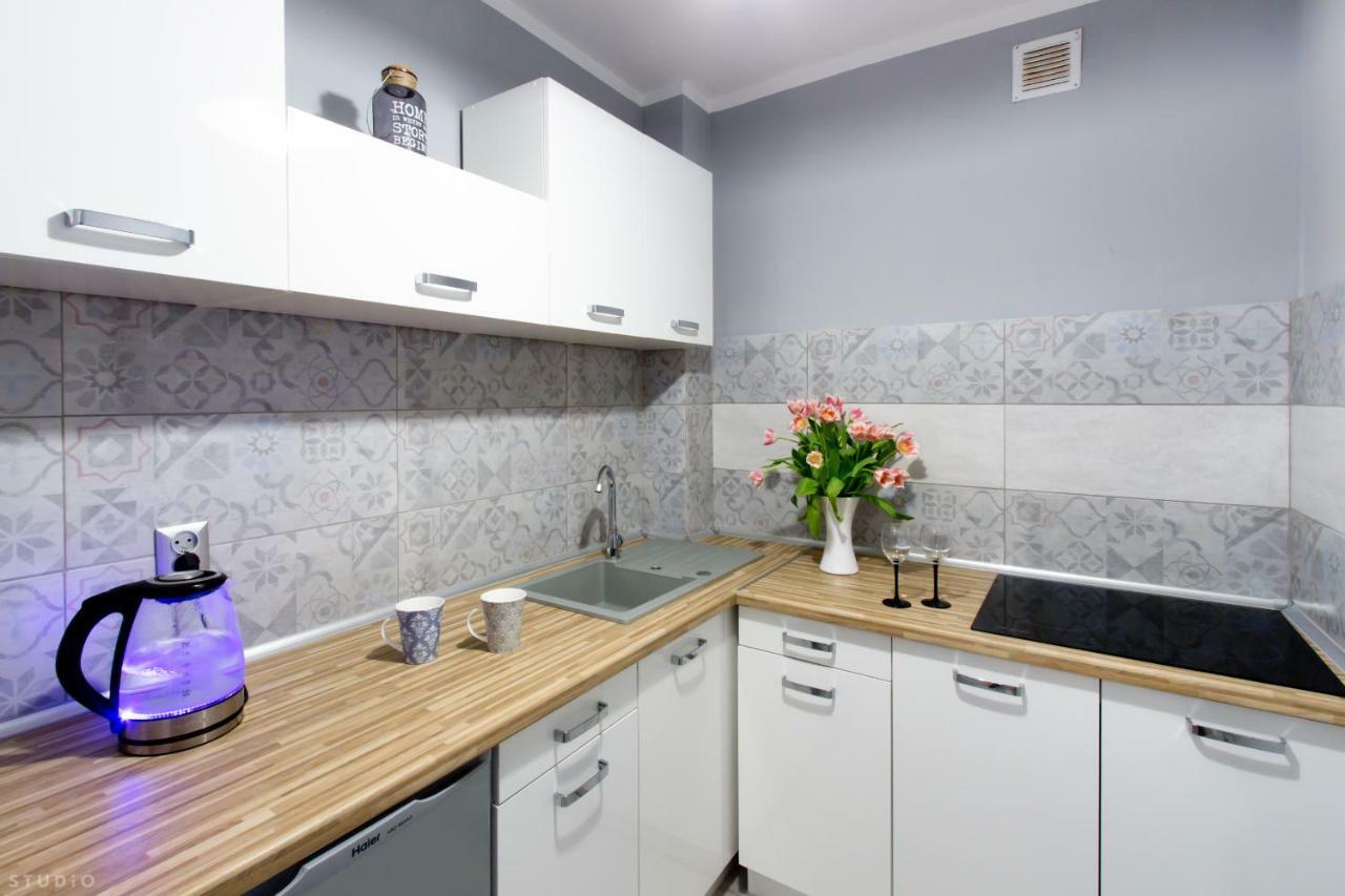 Clicktheflat Zurawia Street Guest house